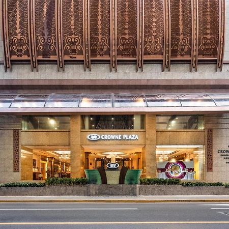 Crowne Plaza Shanghai Nanjing Road By Ihg Dış mekan fotoğraf The entrance of the hotel