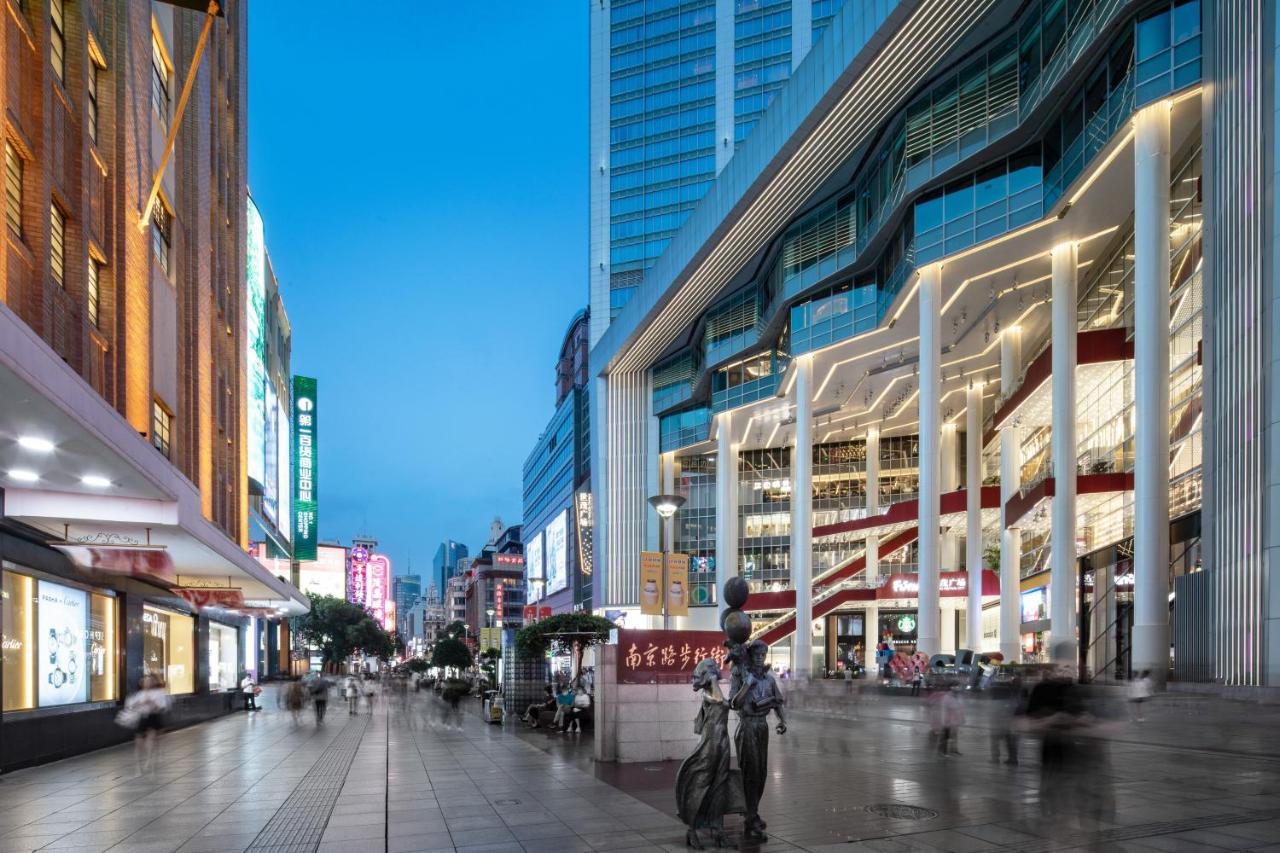 Crowne Plaza Shanghai Nanjing Road By Ihg Dış mekan fotoğraf The shopping mall