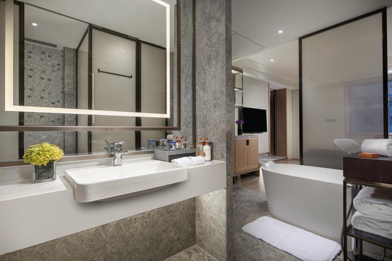 Crowne Plaza Shanghai Nanjing Road By Ihg Dış mekan fotoğraf Bathroom