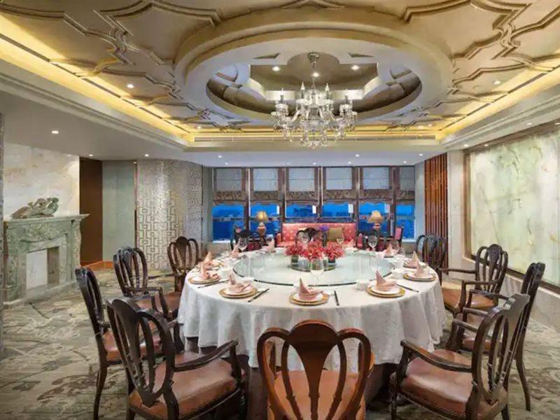 Crowne Plaza Shanghai Nanjing Road By Ihg Dış mekan fotoğraf A private dining room at the restaurant