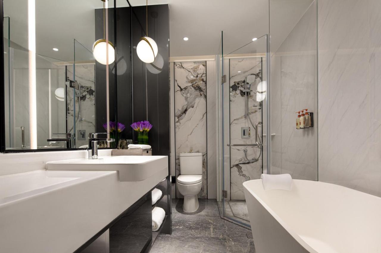 Crowne Plaza Shanghai Nanjing Road By Ihg Dış mekan fotoğraf Bathroom