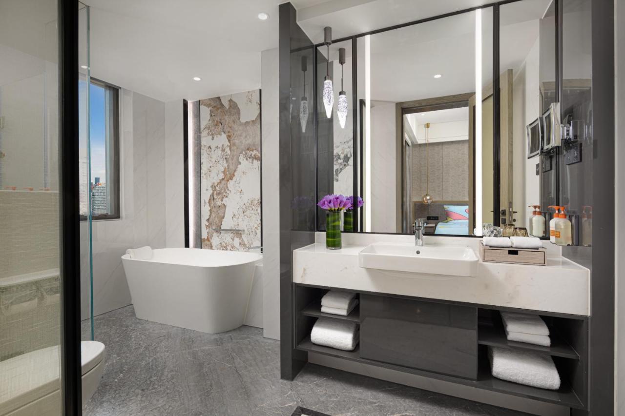 Crowne Plaza Shanghai Nanjing Road By Ihg Dış mekan fotoğraf Bathroom