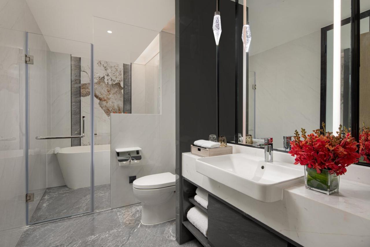 Crowne Plaza Shanghai Nanjing Road By Ihg Dış mekan fotoğraf A bathroom